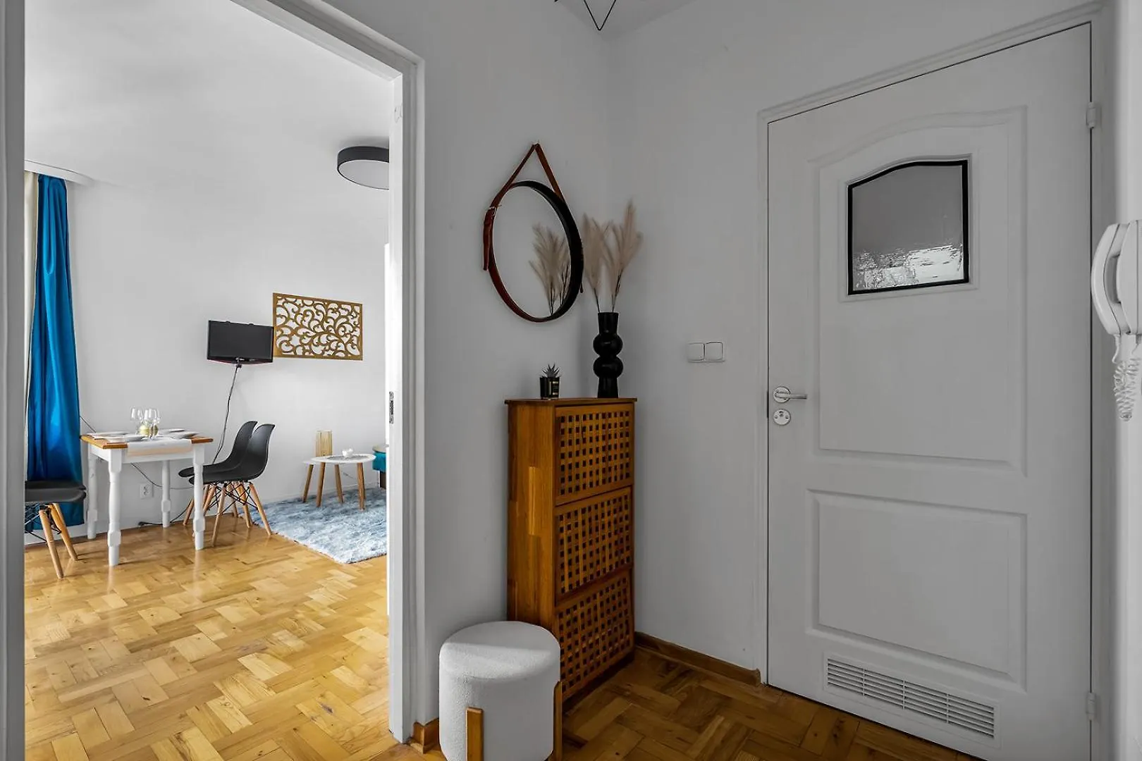 Goclaw Retreat With Balcony - River & Park Nearby - By Rentujemy Apartment Warsaw